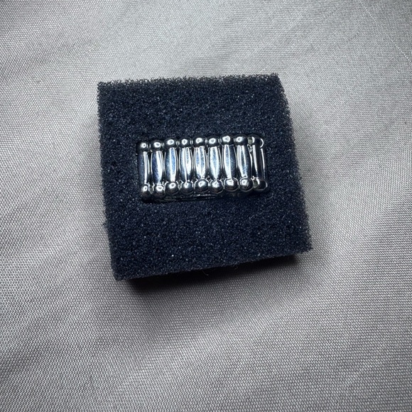 Elegant Silver Crystal Brooch - Picture 2 of 2